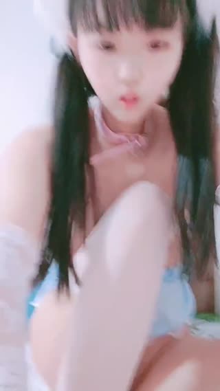 白丝袜项圈 小美女喜欢爆菊花 玻璃棒特写抽插